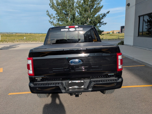 2022 Black Ford F-150 Lariat 4WD SuperCrew – Only 41,000 KM! in Cars & Trucks in Calgary - Image 2