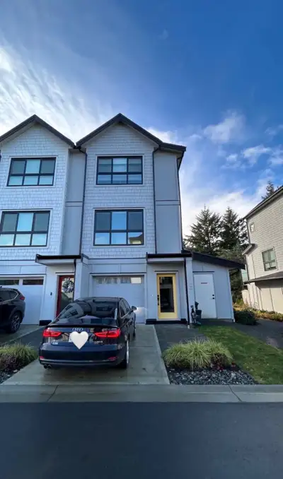 Modern 2 Bed + 2.5 Bath Townhome with Full Garage | Kettle Creek, Langford Available August 1, 2026...
