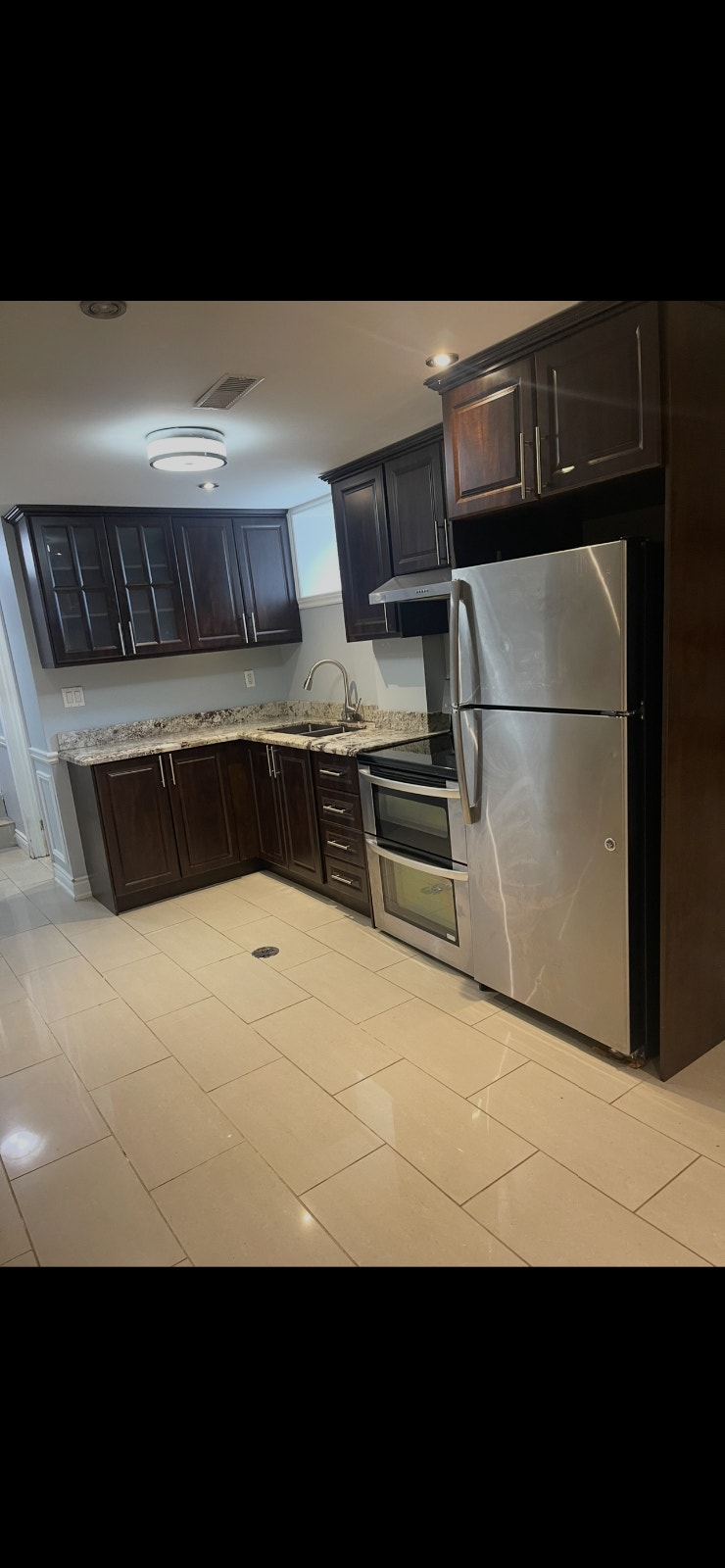 Beautiful apartment with granite and stainless steel 5