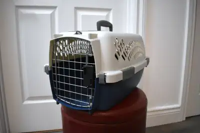Cage Petmate / Pet Taxi pour le transport des chats, chiens de petite taille et autres animaux (coch...