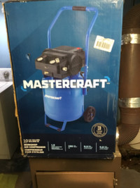 MasterCraft 10 gallon air compressor and Attachments
