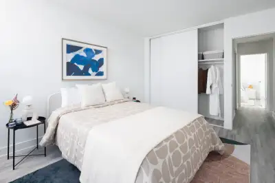 Spacious 2 Bedroom Apartment for Rent in Cabbagetown South