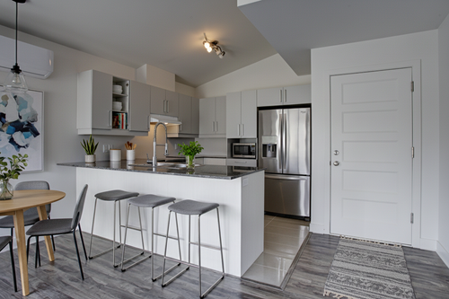 4 ½ contemporain à louer – 28, rue Galipeau, Laval (secteur Vieux Sainte-Rose) ⚠️ Enquête de crédit...