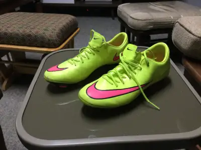 Spikes (pour garçons) soccer - 5 points US, View more