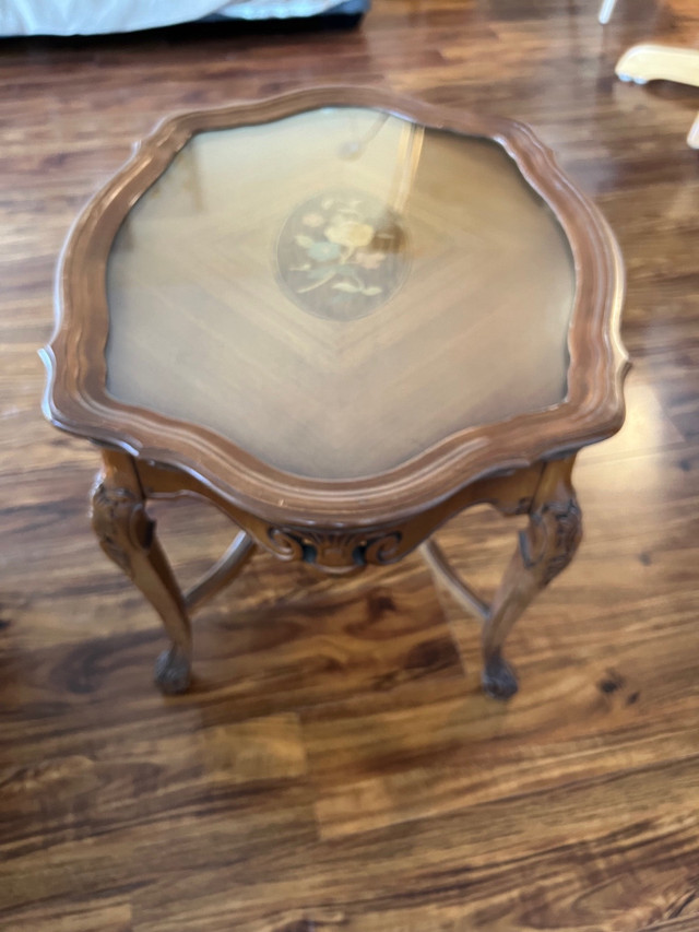 French Louis XV floral inlay table in Coffee Tables in Edmonton - Image 4