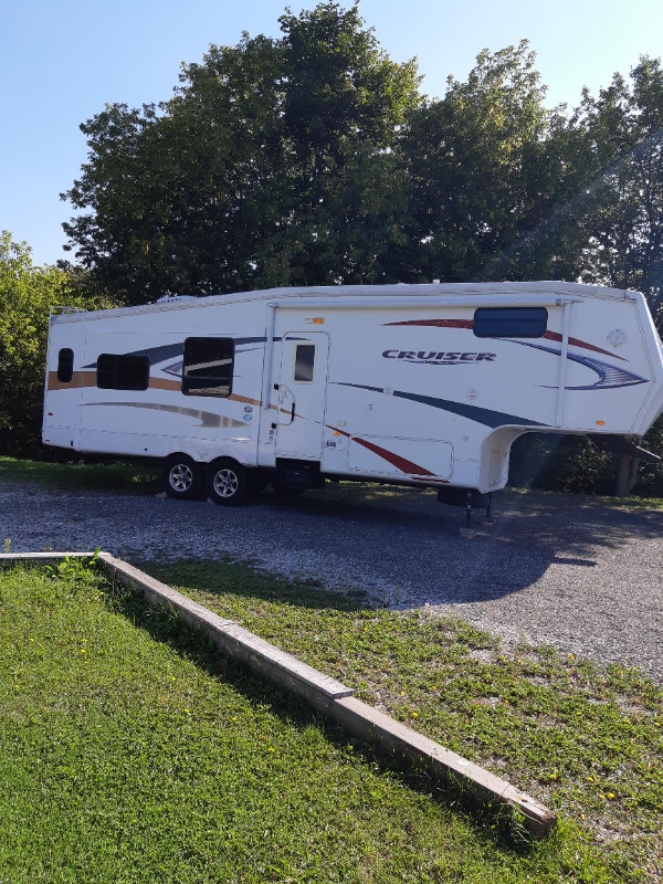 2011 5th Wheel Crossroad Cruiser Travel Trailer Travel Trailers