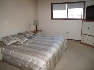 Spacious Master Bedroom for a couple 1595/mo, Avail July 1st.