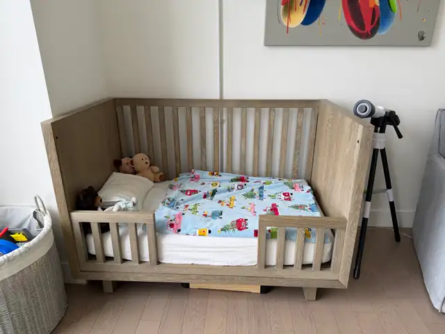 Set de chambre enfant (lit et meuble)  in Other in City of Montréal - Image 6