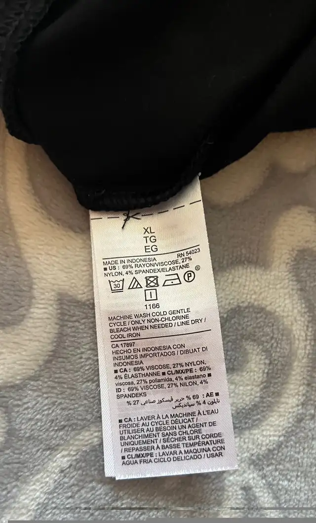 Old Navy Women’s Black Extra High-Waisted Stevie Skinny Ankle Pa in Women's - Bottoms in Oshawa / Durham Region - Image 9