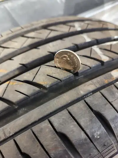 4 All seasons tires Certified ALLTREC 235 / 65R16 On the rims Only used 2 summers ( 2,500km )
