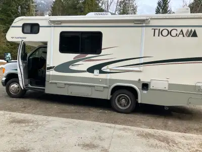 450 - V10 engine, 67,000miles, great shape. New awning, batteries, spare tire and solar panel. Resea...