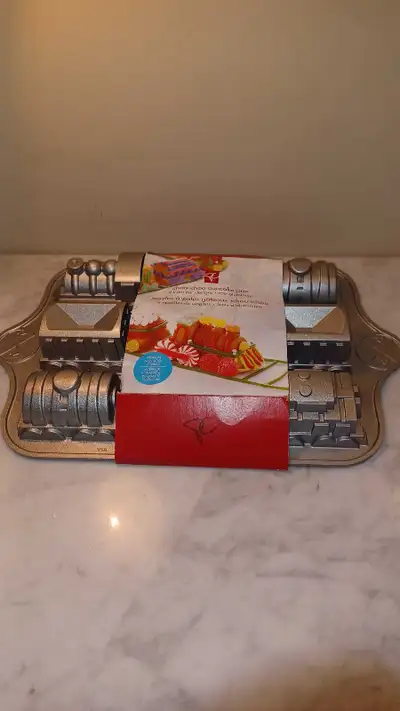 Lge Heavy Cast Aluminum Train Cake Pan 9 Train Car Designs NEW, View more