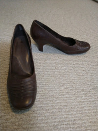 Naturalizer Brown Heels size 9.5