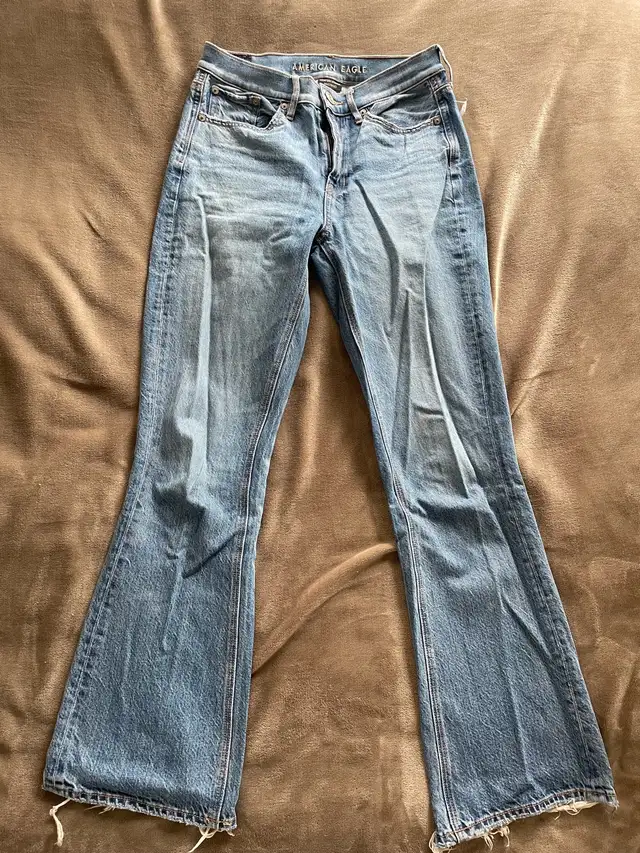 Wide Leg Jeans in Women's - Bottoms in City of Toronto - Image 2