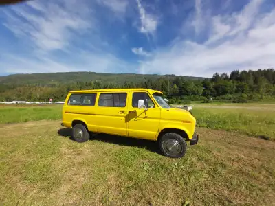 Countless spent on numerous upgrades, my loss , your gain. 6 cyl. 4.9L inline engine, auto trans, 4:...