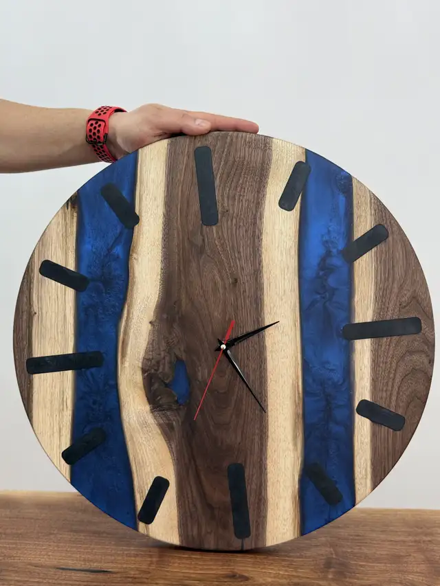 epoxy resin wall clock  in Home Décor & Accents in Markham / York Region - Image 3