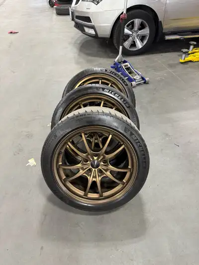 Hello! Selling my mint condition MUGEN MF10 with black centre caps and 255/40/18 Michelin pilot PS4s...