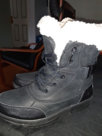 Women's Sorel boots size 8