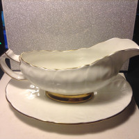 Aynsley Empress White & Gold Gravy Boat & Stand NEW NEVER USED m