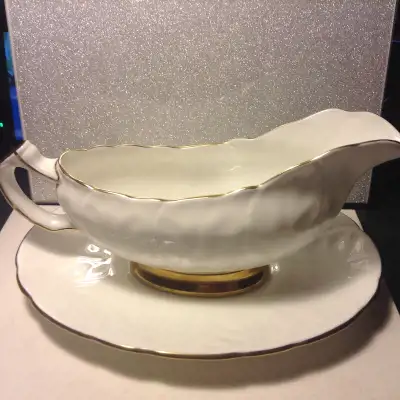 Aynsley Empress White & Gold Gravy Boat & Stand NEW NEVER USED m, View more