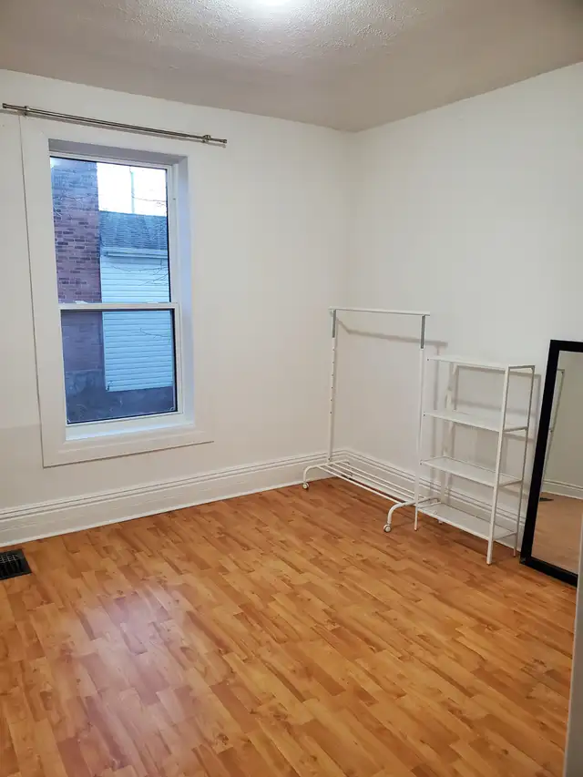 One room for rent – immediate - female students only in Room Rentals & Roommates in Peterborough - Image 6