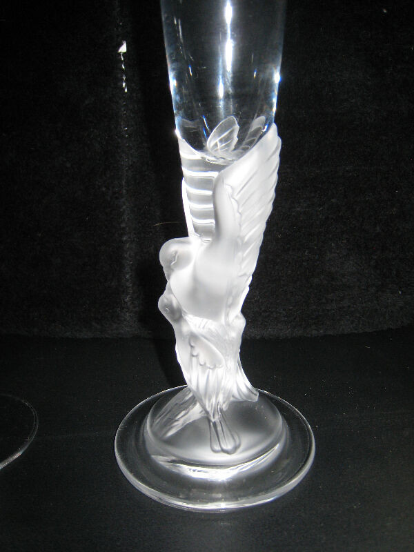 Faberge Crystal Vase in Home Décor & Accents in Vernon - Image 2