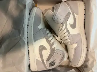 Jordan 1’s Size 9.5, View more