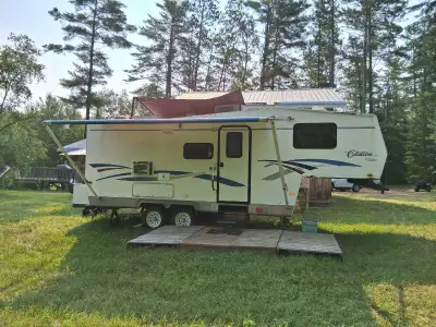 Interior is in great condition! Fridge has been replaced (electric). Slide out building roof is soft...