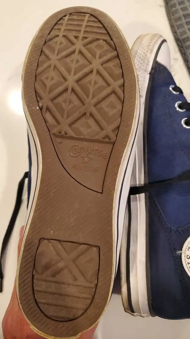 shoes converse all star in Men's Shoes in Kitchener / Waterloo - Image 7