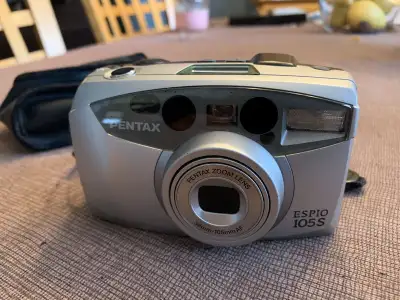Pentax Espio 105S / Af Zoom 38-105mm Compact Camera. Mint shape. Comes with carry bag
