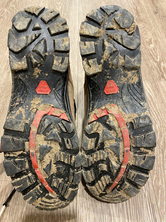 MEC leather hiking winter boots  in Men's Shoes in Oakville / Halton Region - Image 4