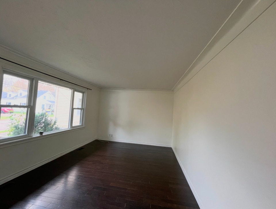 Charming 3-Bedroom Single Family Home for Rent in Pembroke 4