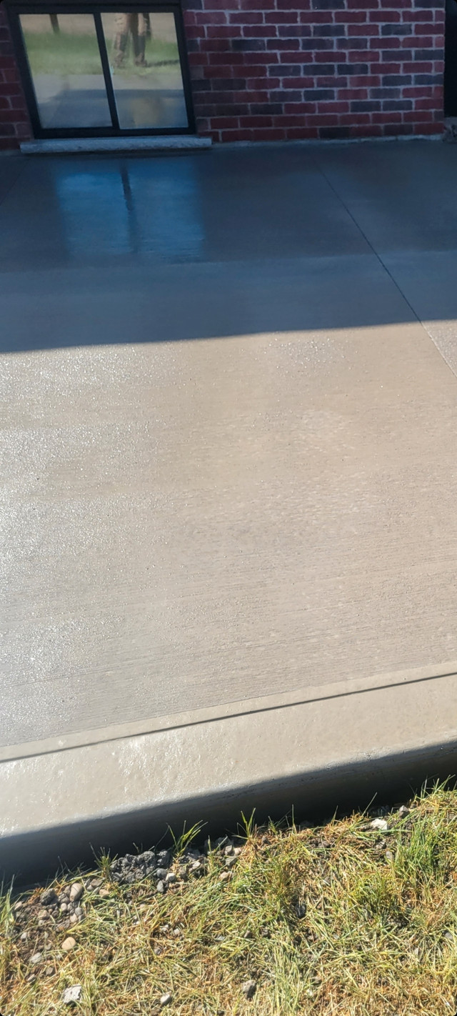 Cement and concrete finishers Interlock, Paving & Driveways