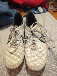 Woman's soccer cleats