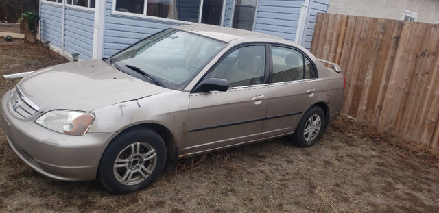 HONDA CIVIC 2003 (For sale, to use spare parts) in Auto Body Parts in Medicine Hat - Image 3