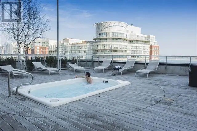 1 bed study :2000 Downtown Core/Waterfront/Cityplace/Fort York