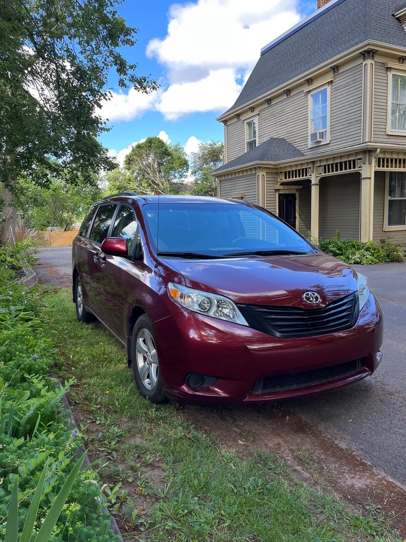 2011 Toyota Sienna Cars & Trucks Charlottetown Kijiji