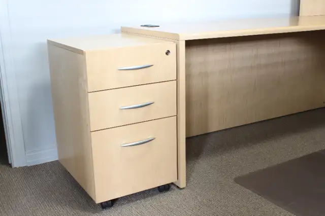Contemporary U-Shape Office Desk With Hutch & Filing Cabinet in Desks in Calgary - Image 8