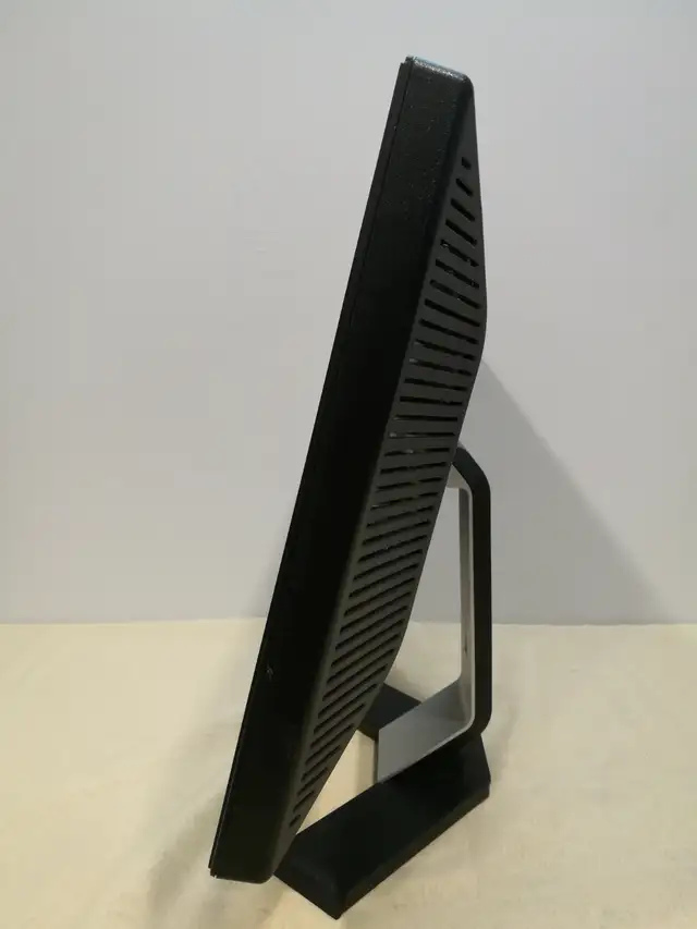 Dell 22" E228WFPc LCD Monitor - $10063860080982915121