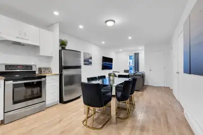 Looking for more than just a room? Enjoy a bright, fully furnished room with your own private balcon...