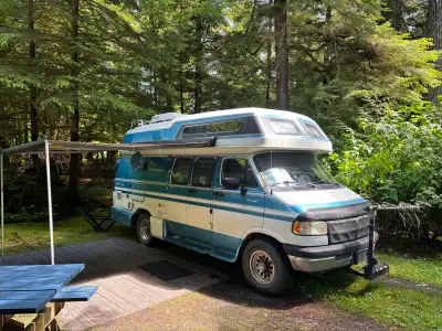 Dodge B350 camper van, very good condition, Well maintained. Has everything you need to go camping....