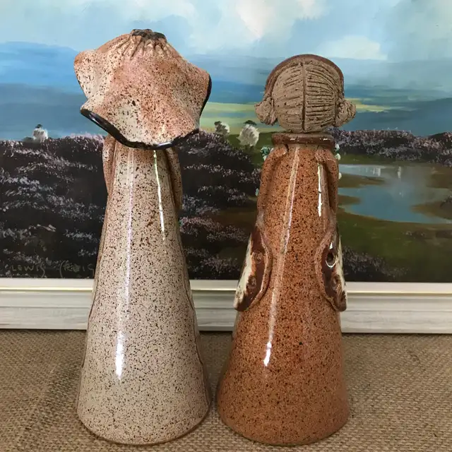 $in Ad Handcrafted Pottery Flower Girls & Garden Hat Wall Decor  in Home Décor & Accents in Ottawa - Image 6