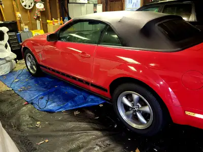Excellent condition set of 4, 2006 Mustang Bullitt-style wheels, Anthracite spokes, polished rim. Pa...