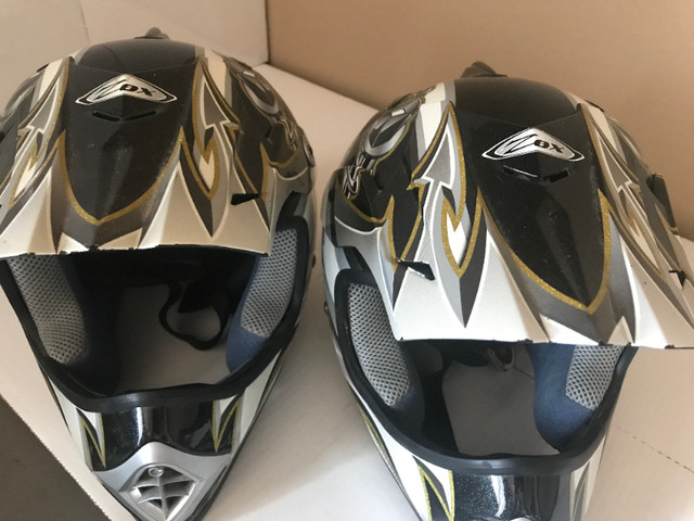Dirt biking/Four-wheeling Helmets (Junior-Large) in Motorcycle Parts & Accessories in North Bay - Image 3