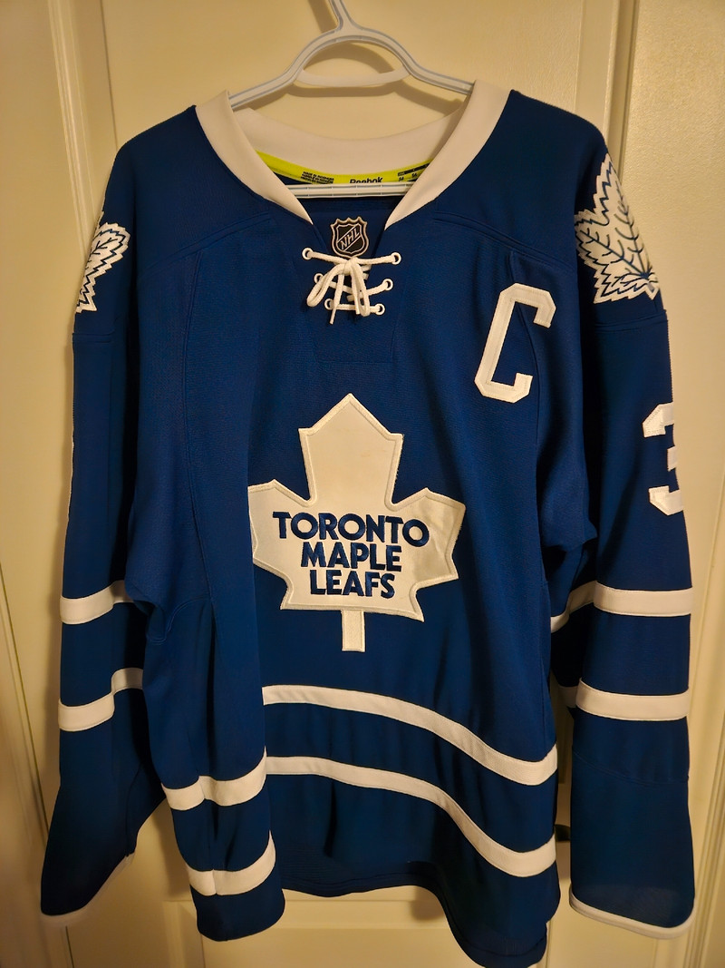 Dion Phaneuf Toronto Maple Leafs NHL Original Autographed Items