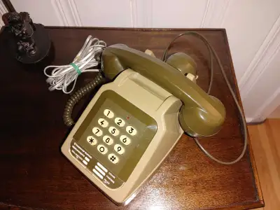 Téléphone résidentiel ( collection / antiquité... ), View more