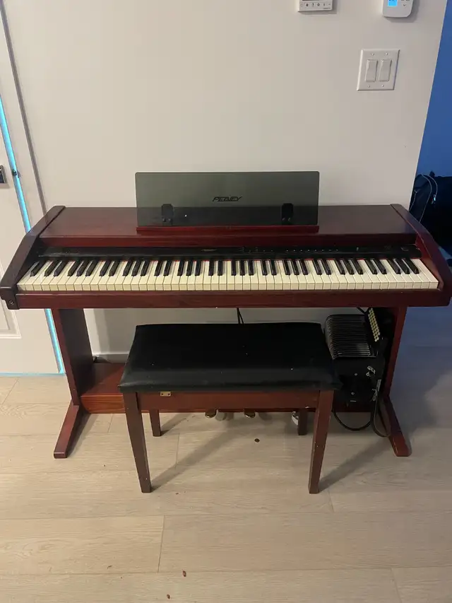Peavey piano. Solid wood in Pianos & Keyboards in Strathcona County - Image 2