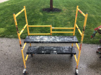 4 ft H Metaltech Steel Folding Scaffold Work Platform / 500 Lbs.