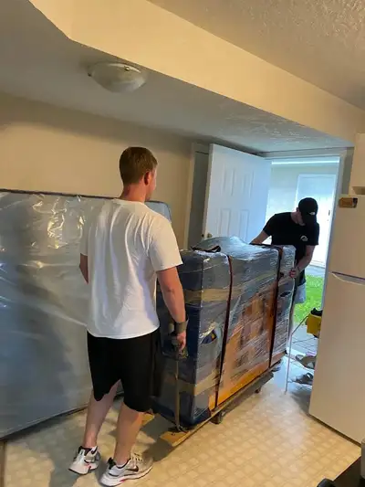 GTA TORONTO MOVERS-CHEAPEST & RELIABLE 647.560.3.6.45 FULLY INSURED AND BONDED Cheap & Affordable Mo...