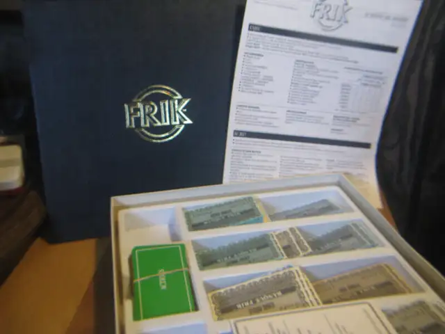 Jeu FRIK. LE MONDE DES AFFAIRES. in Toys & Games in Trois-Rivières - Image 3